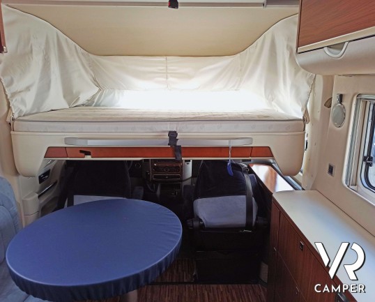 Hymer S 830: camper motorhome 4 posti letto, con veranda elettrica. Per patente C. Su Mercedes-Benz 184 CV. In vendita da VR Camper a Druento - Torino.