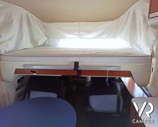 Hymer S 830: camper motorhome 4 posti letto, con veranda elettrica. Per patente C. Su Mercedes-Benz 184 CV. In vendita da VR Camper a Druento - Torino.