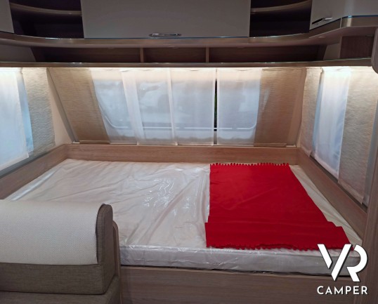 Burstner Premio 495 TK. Tutti i vantaggi della caravan in un interessante rapporto prezzo-dotazioni. Con letto matrimoniale e letti a castello. Da VR Camper a Torino