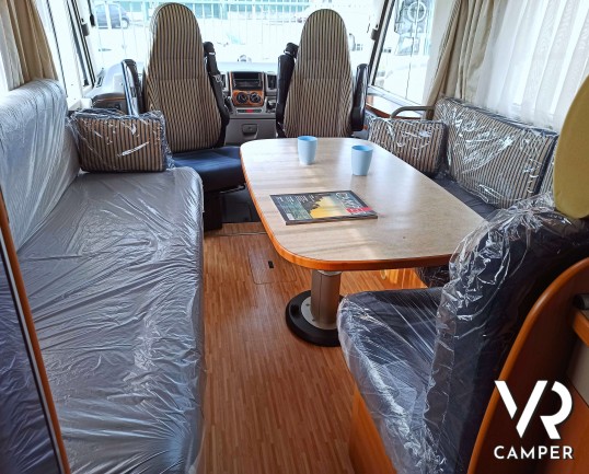 Hymer B 544 SL, camper motorhome 4 posti letto, su Ducato 3.000. Dotato di Veranda, portabici, porta moto, portapacchi, antenna satellitare. Da VR Camper a Torino