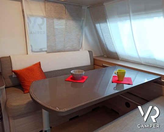 Burstner Premio Life 415 TK è la caravan a misura di vacanza di serie tutto l'equipaggiamento necessario per rilassarsi e godersi il viaggio. Da VR Camper a Torino