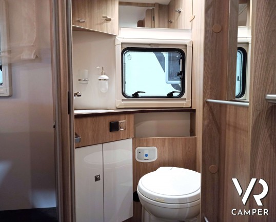 Laika Kosmo 912 - Motorhome con letto nautico