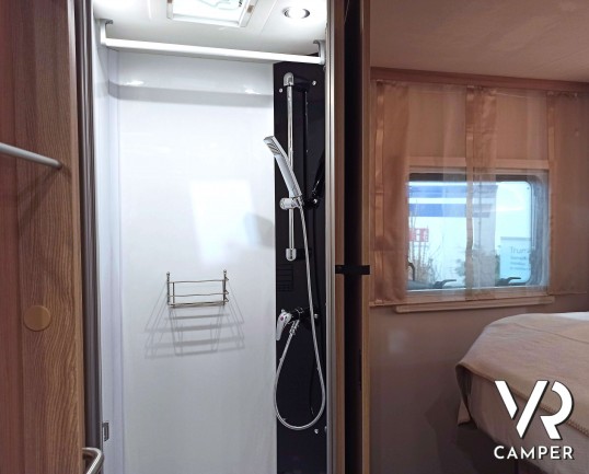 Laika Kosmo 912 - Motorhome con letto nautico