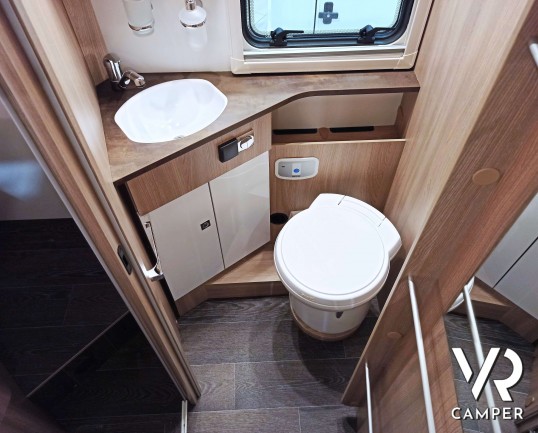 Laika Kosmo 912 - Motorhome con letto nautico