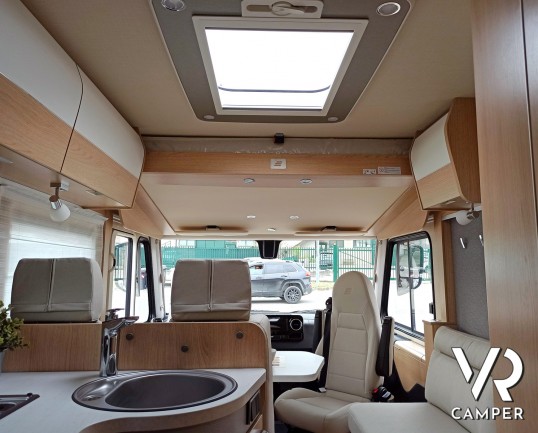 Hymer BMC-I 550 Whiteline - Oblò sopra la dinette