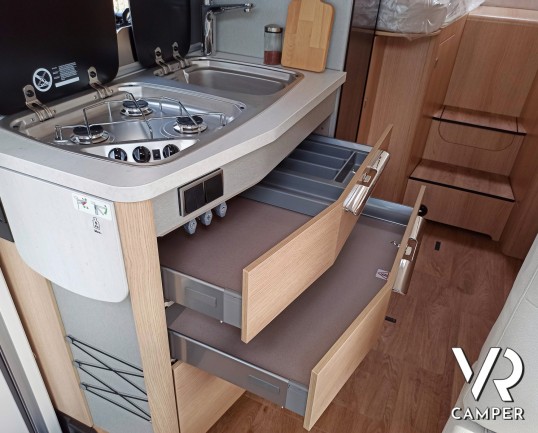 Hymer BMC-T 580, cassetti della cucina