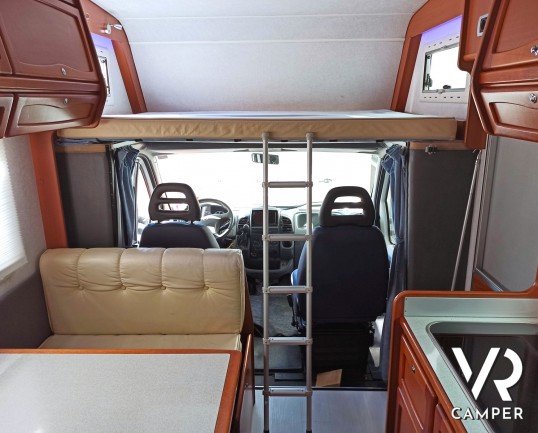 Letto mansardato con scaletta