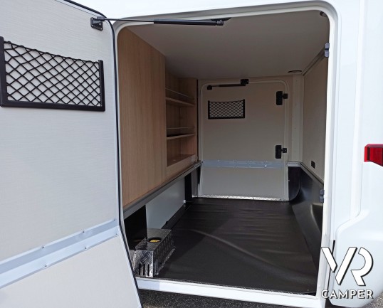 Hymer BMC-T 580, garage