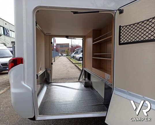 Hymer BMC-T 580, garage