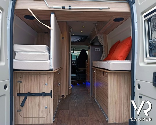 Hymercar Grand Canyon - Portellone posteriore aperto con letto alzato