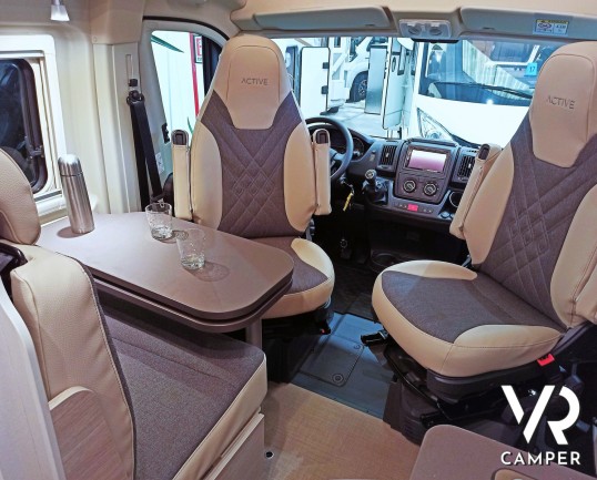 Dinette con tavolo chiuso