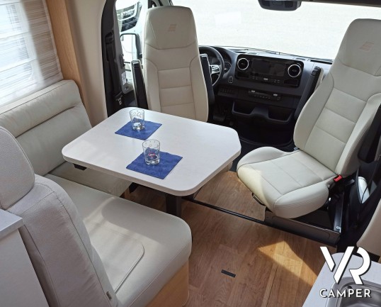 Hymer BMC-T 580, dinette