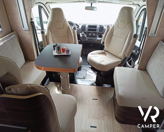 Laika Ecovip L 4009 - Dinette con tavolino chiuso