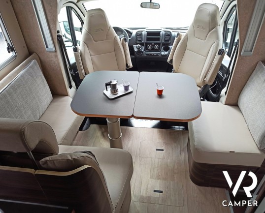 Laika Ecovip L 4009 - Dinette con tavolino aperto