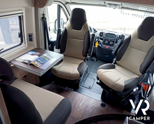 Hymercar Grand Canyon - Dinette con tavolino piegato