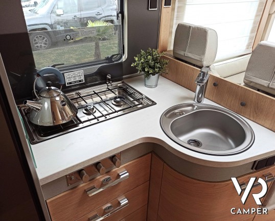 Hymer BMC-I 550 Whiteline - Piano cottura con fornello e lavandino