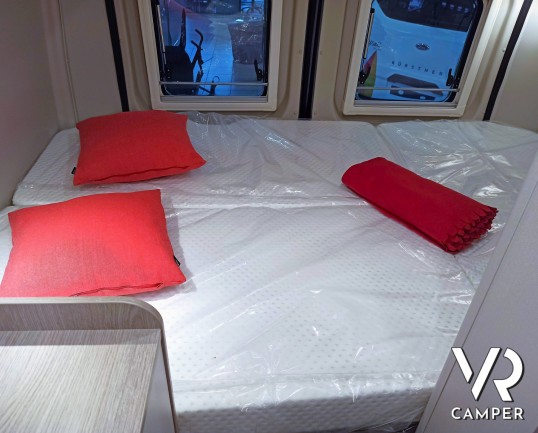 Letto matrimoniale trasversale