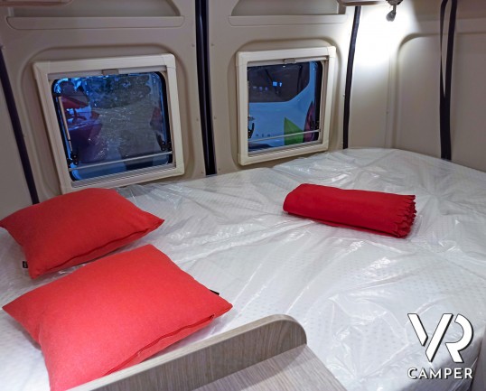 Letto matrimoniale trasversale