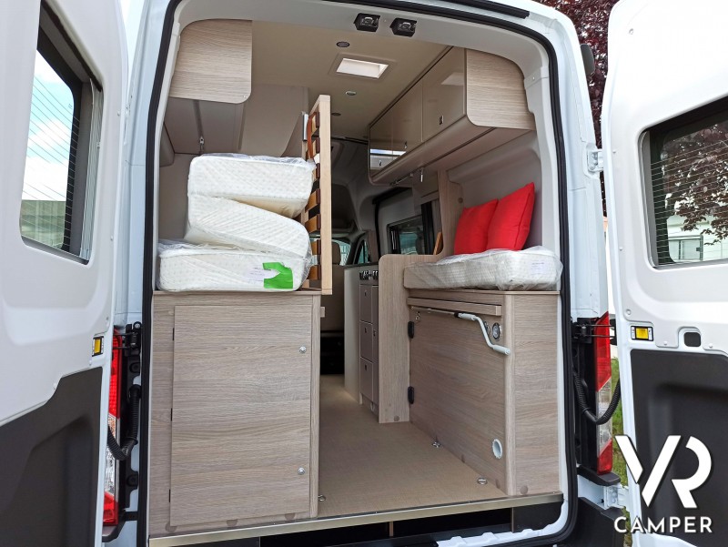 Burstner Lineo C 550 - Furgonato Bianco su Ford