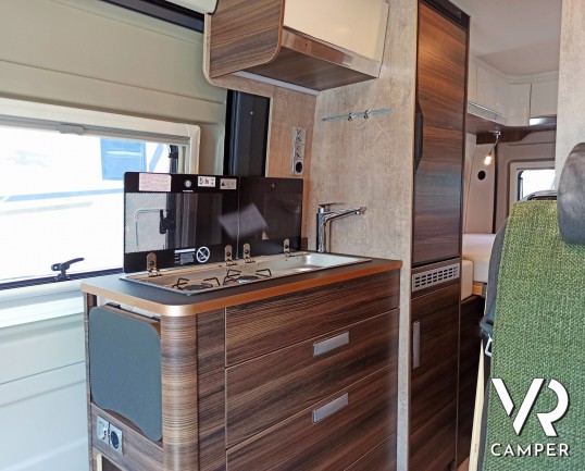 Laika Ecovip 600 - Furgonato con tetto sollevabile