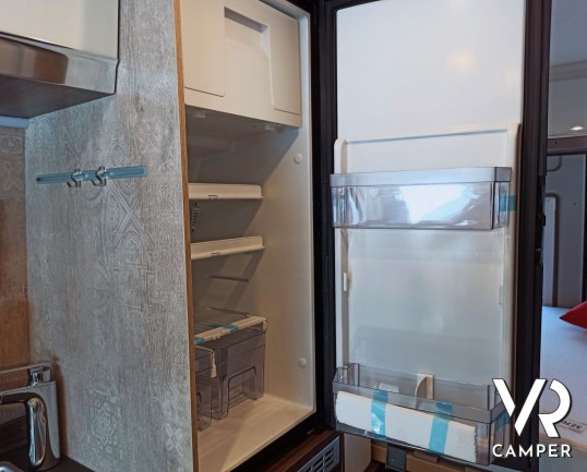 Laika Ecovip 600 - Furgonato con tetto sollevabile