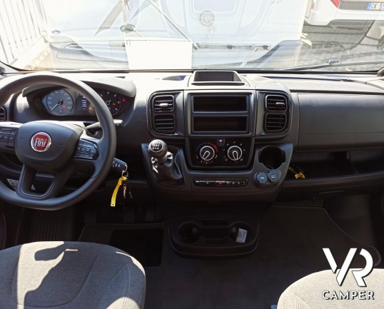 Laika Ecovip 600 - Furgonato con tetto sollevabile