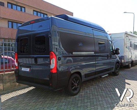 Laika Ecovip 600 - Furgonato con tetto sollevabile