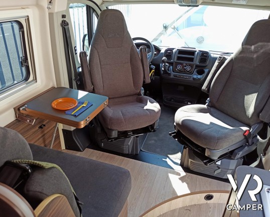 Laika Ecovip 600 - Furgonato con tetto sollevabile