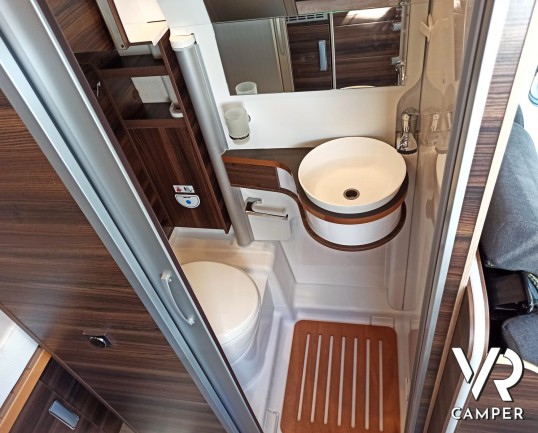 Laika Ecovip 600 - Furgonato con tetto sollevabile