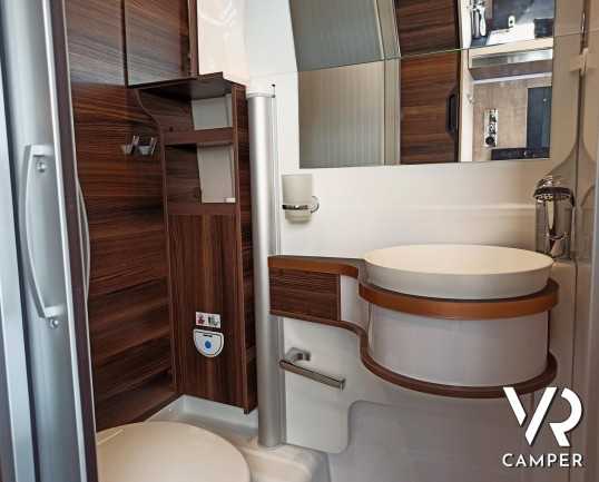 Laika Ecovip 600 - Furgonato con tetto sollevabile