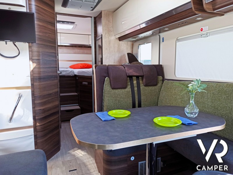 Laika Ecovip H 3119, motorhome usato con letti gemelli. Vista degli interni.