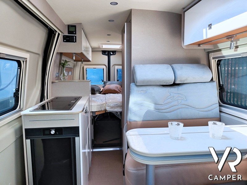 Burstner Delfin C 621, furgonato con letti gemelli - Vista degli interni