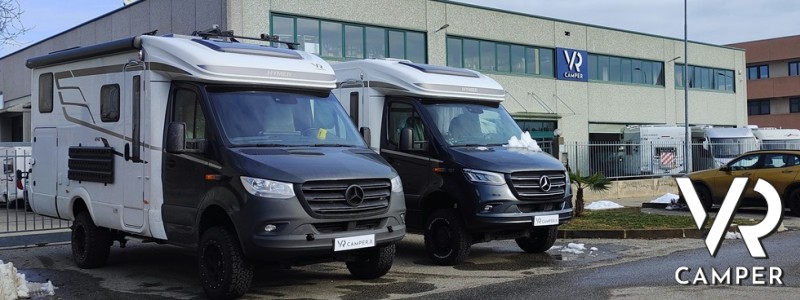 Camper semintegrali davanti all'azienda VR Camper a Torino - Druento.