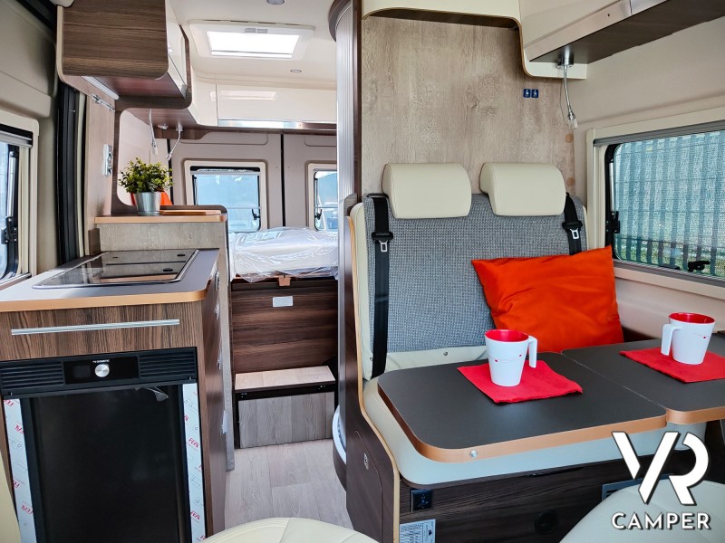 Laika Ecovip 540, camper furgonato a noleggio da VR Camper a Torino (Druento). Vista degli interni.
