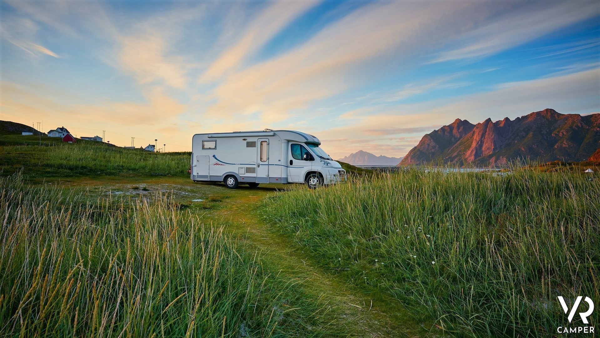 Camper in montagna - Avere sempre energia elettrica in camper pannelli solari e batteria servizi