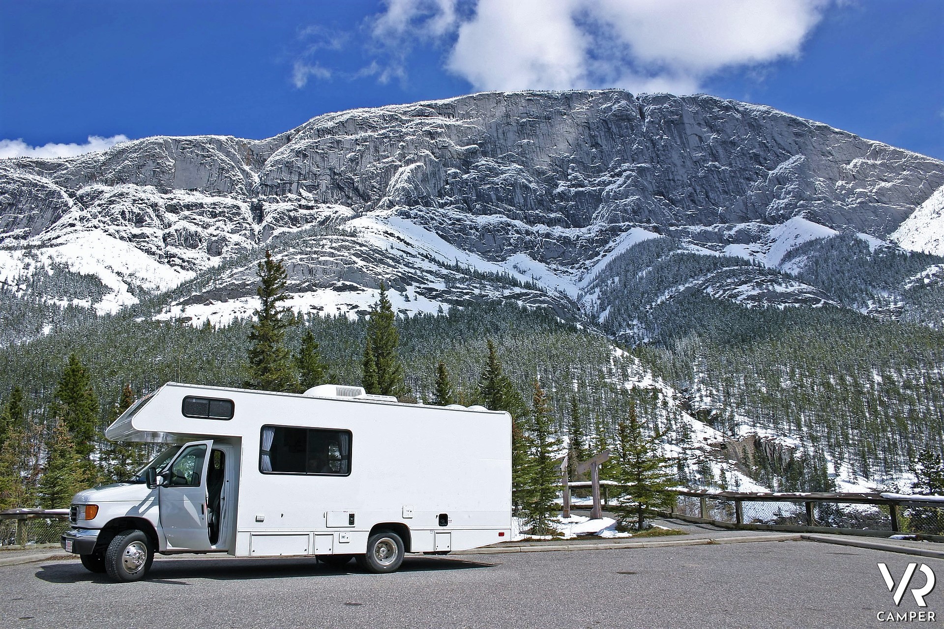 Camper in montagna in inverno - quanto costa assicurazione camper