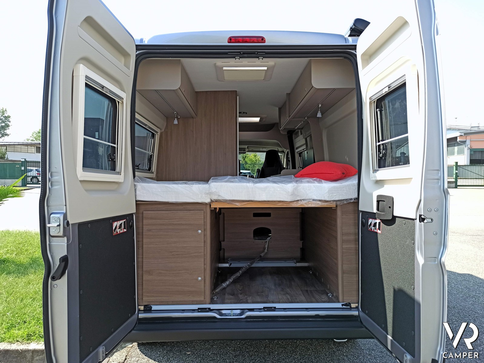 Carado CV 600 PRO: furgonato compatto ed equipaggiato con tutto l'occorrente per le vacanze.