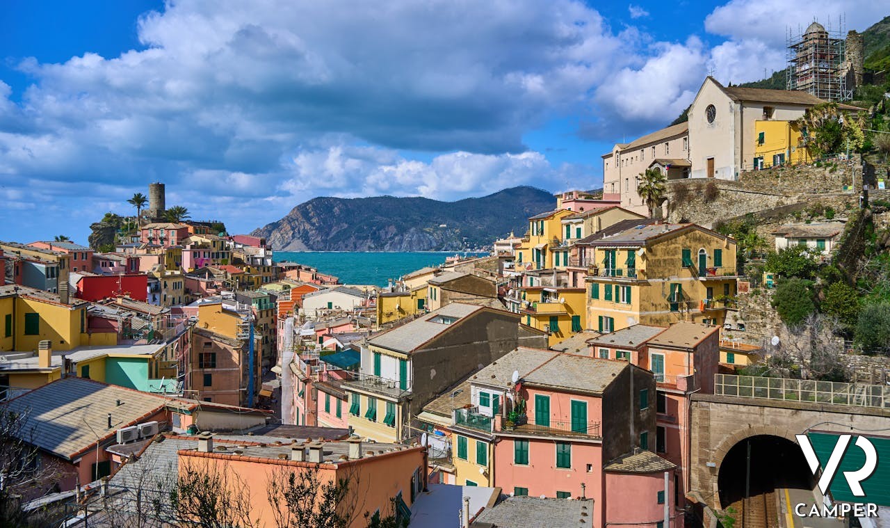 Vernazza, Cinque Terre, in Primavera (Liguria)